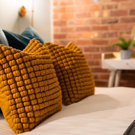 Commandery Vaults - Luxury Apartment In City Centre With Sky Tv 伍斯特 外观 照片