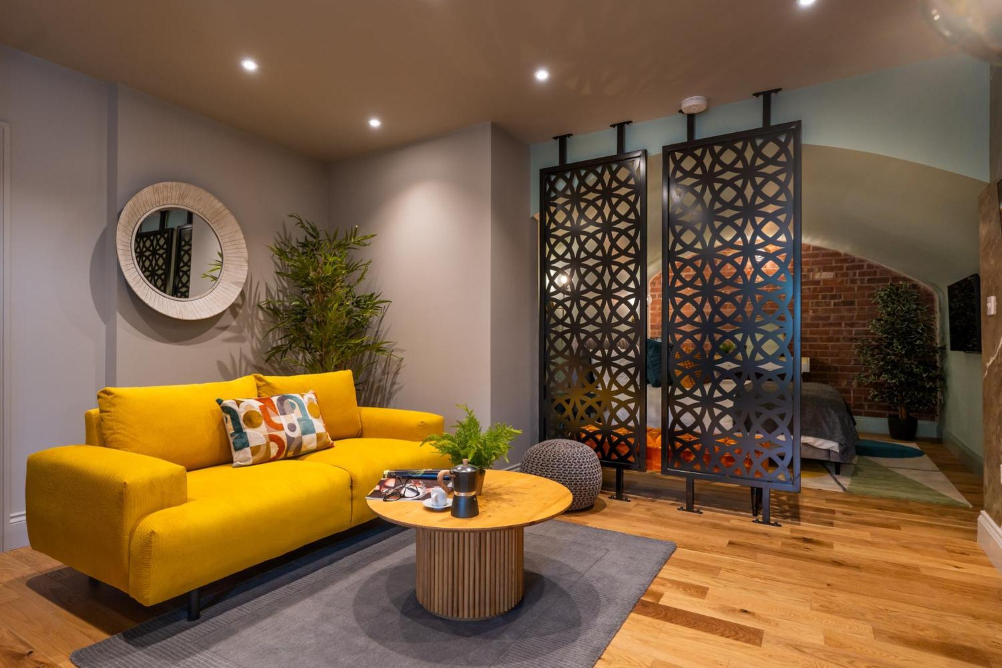 Commandery Vaults - Luxury Apartment In City Centre With Sky Tv 伍斯特 外观 照片