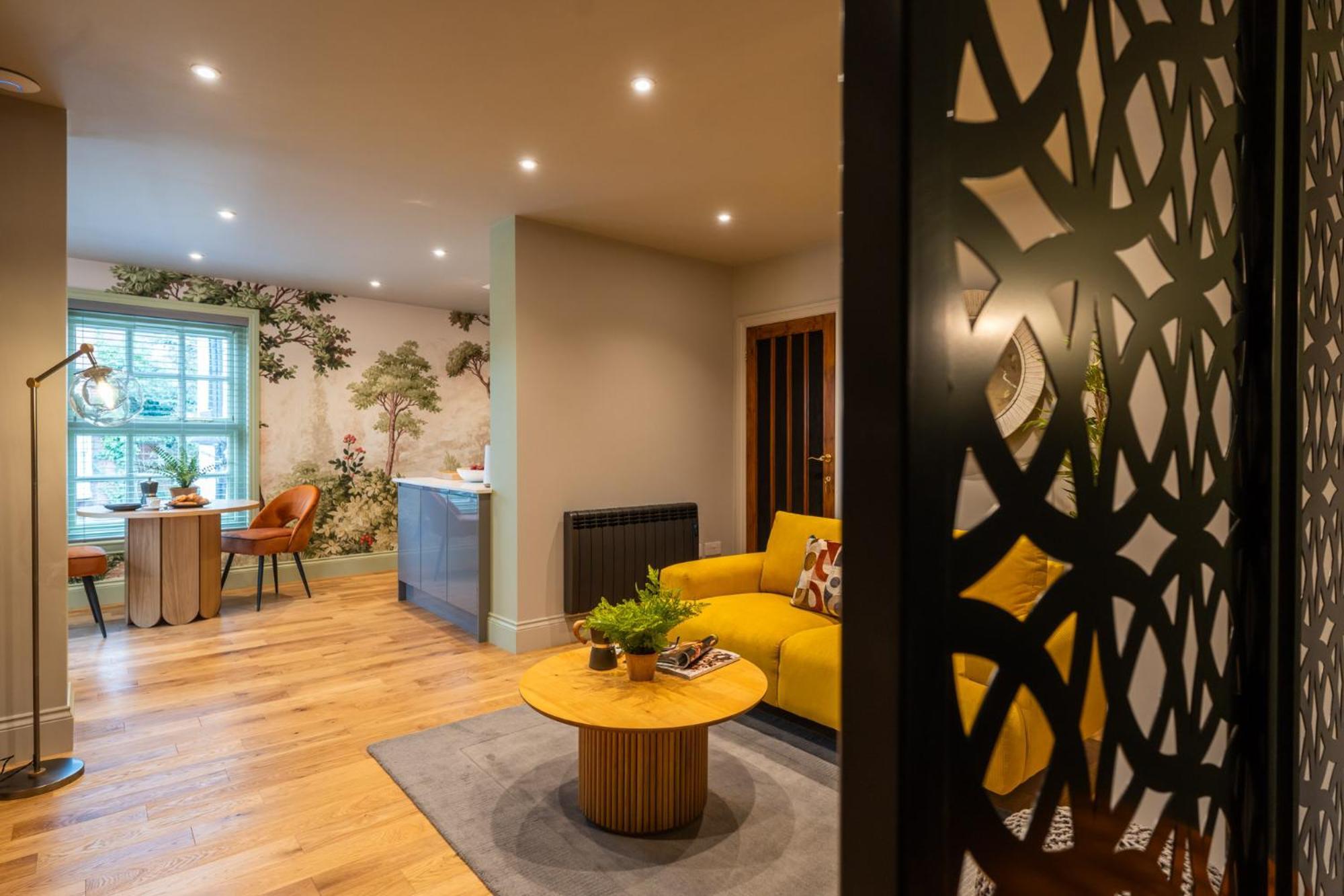 Commandery Vaults - Luxury Apartment In City Centre With Sky Tv 伍斯特 外观 照片