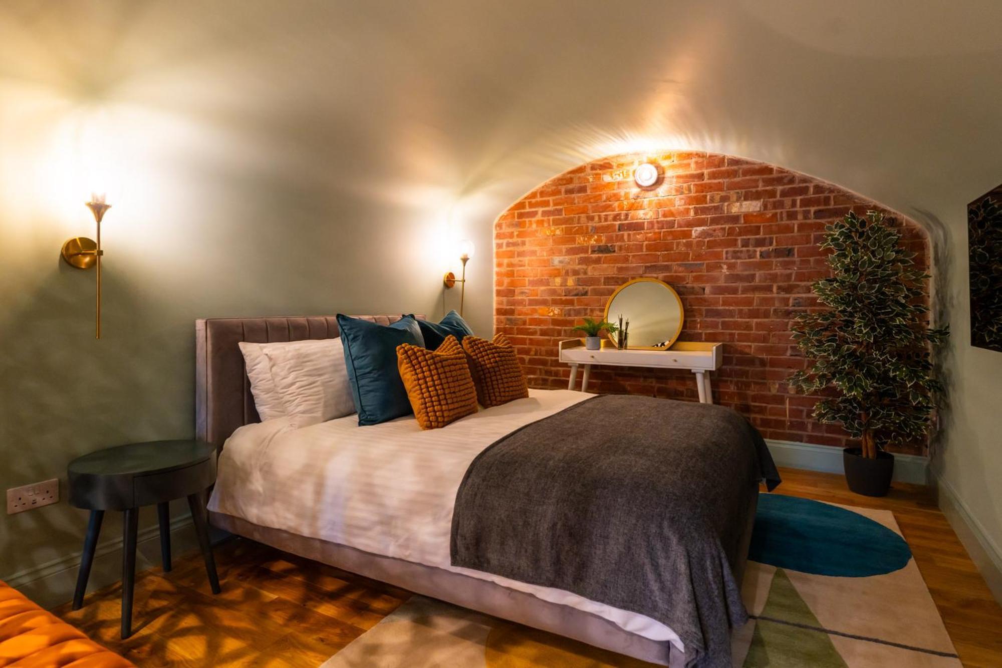 Commandery Vaults - Luxury Apartment In City Centre With Sky Tv 伍斯特 外观 照片