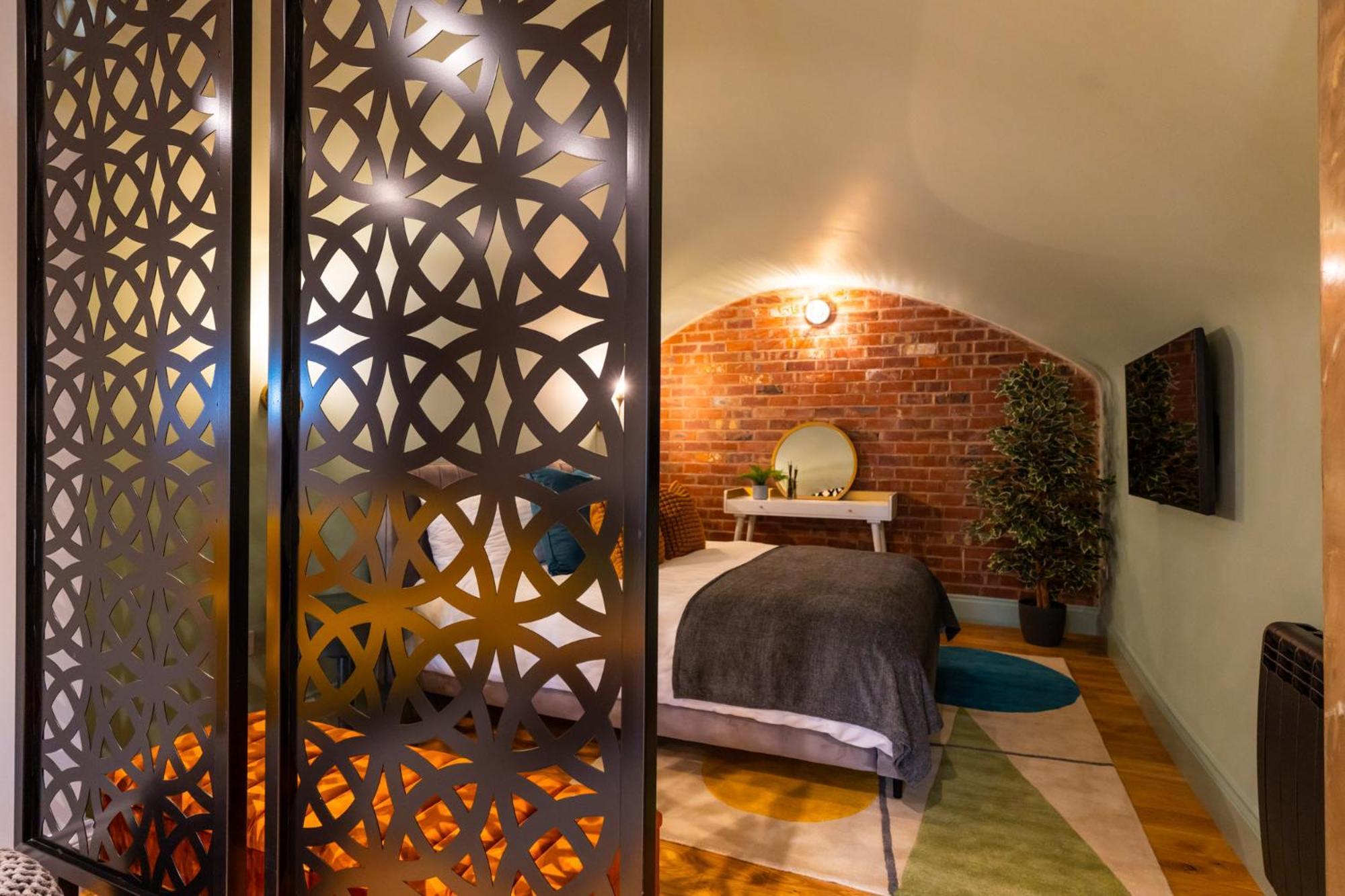 Commandery Vaults - Luxury Apartment In City Centre With Sky Tv 伍斯特 外观 照片