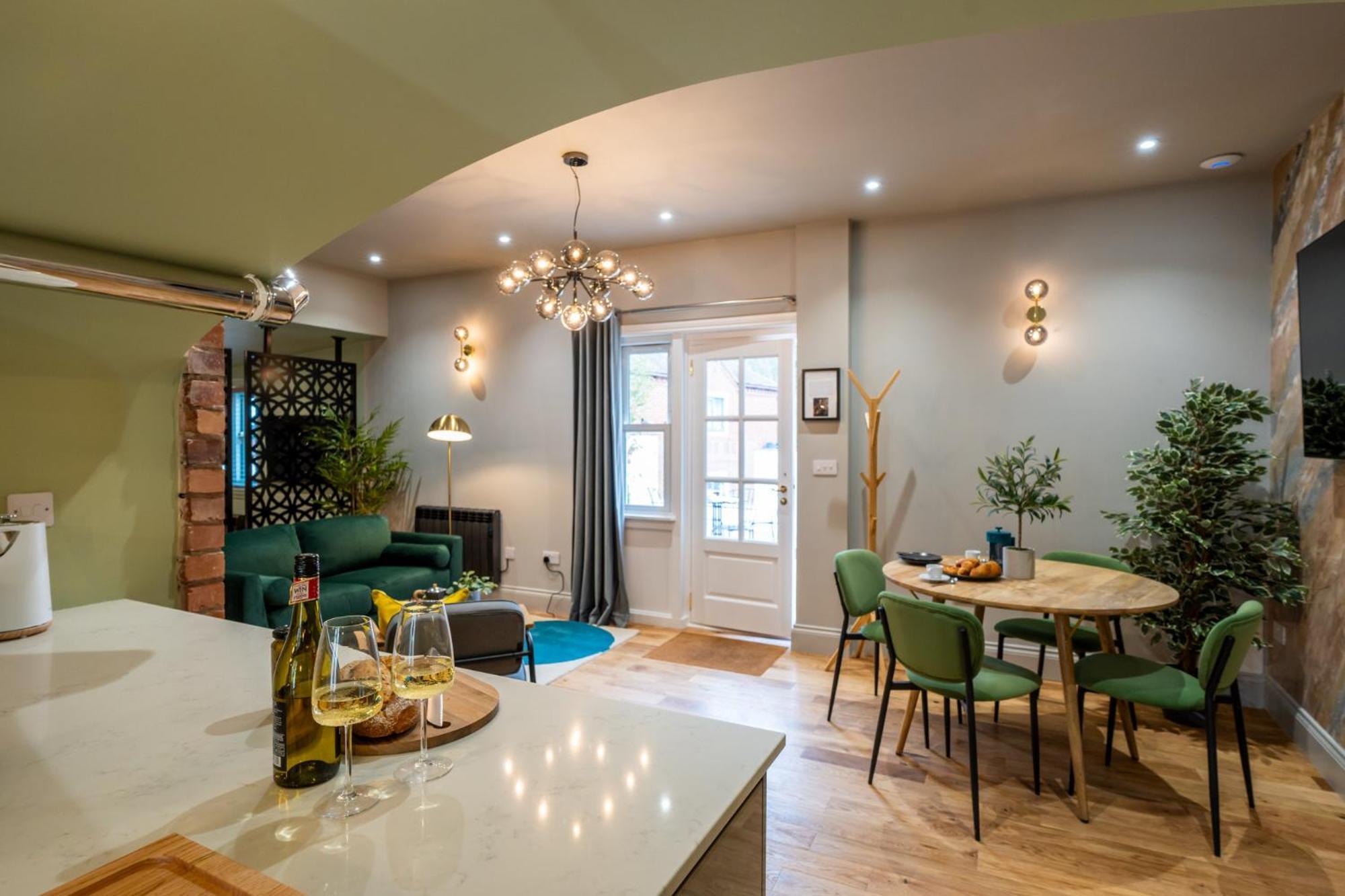 Commandery Vaults - Luxury Apartment In City Centre With Sky Tv 伍斯特 外观 照片