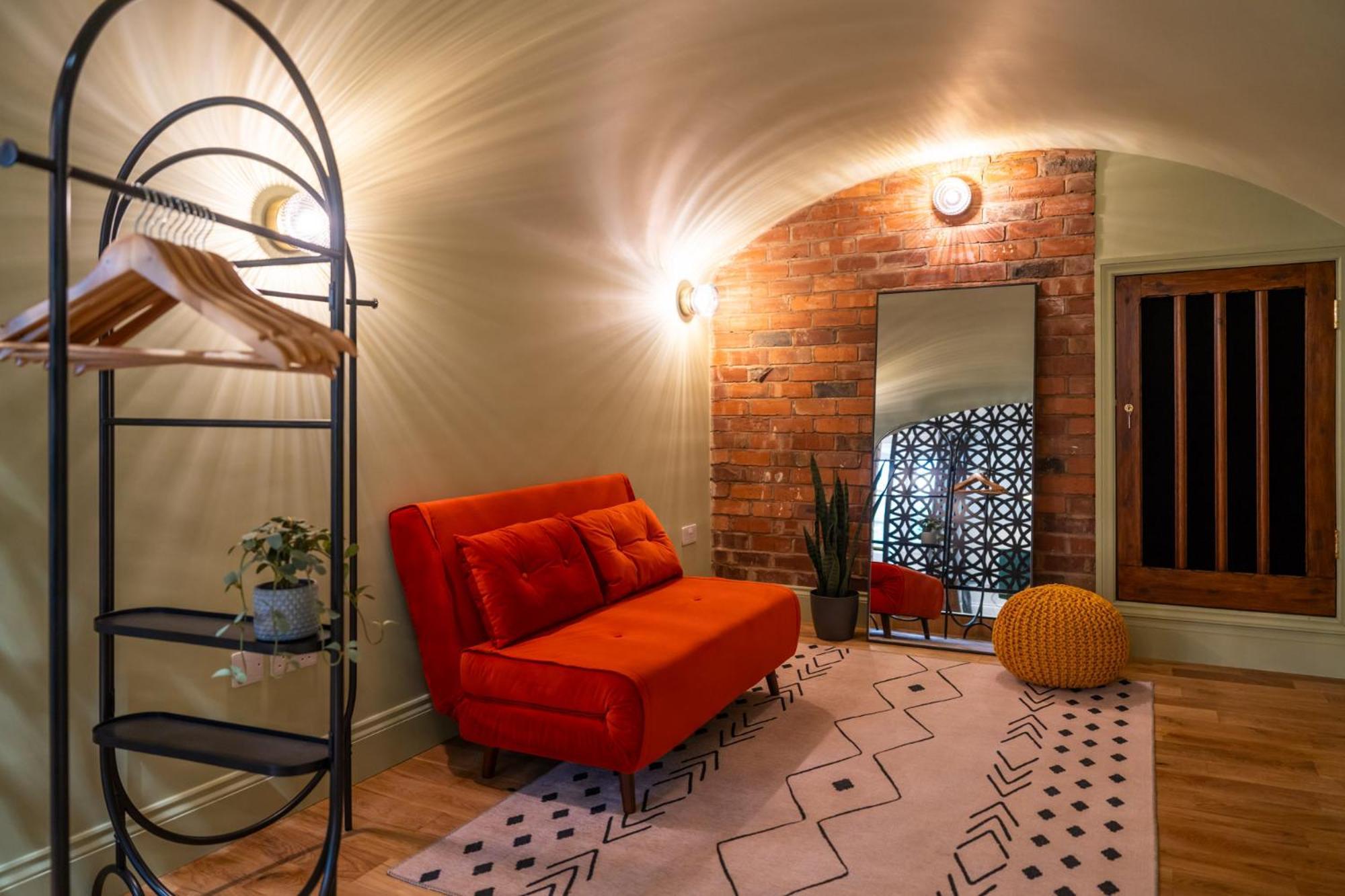 Commandery Vaults - Luxury Apartment In City Centre With Sky Tv 伍斯特 外观 照片