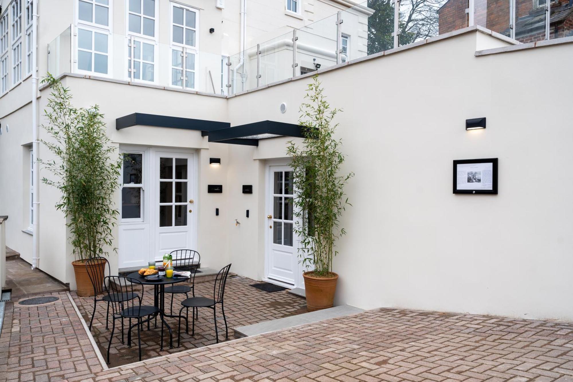 Commandery Vaults - Luxury Apartment In City Centre With Sky Tv 伍斯特 外观 照片